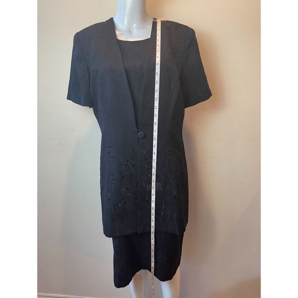 Karin Stevens Women's Skirt Suit Embroidered One Button Short Sleeve Black SZ 12 - Picture 3 of 7